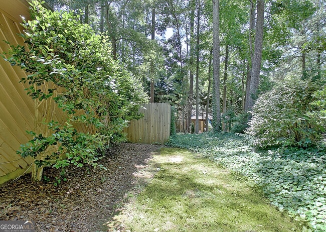 Building Photo - 102 Brookwood Path
