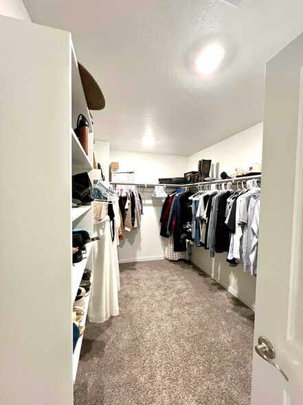 Building Photo - 2629 Gateway Ave