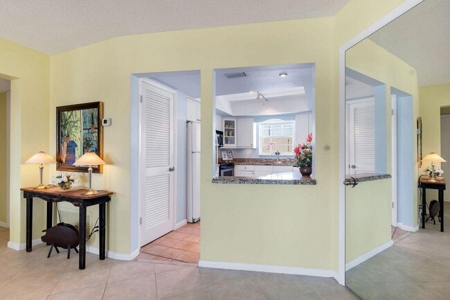 Building Photo - 907 Marina Dr