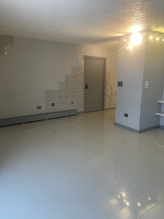 Building Photo - 234 E Bailey Rd