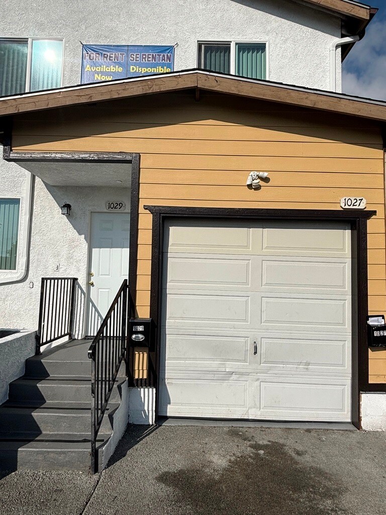 Building Photo - 1029 W 65th Pl