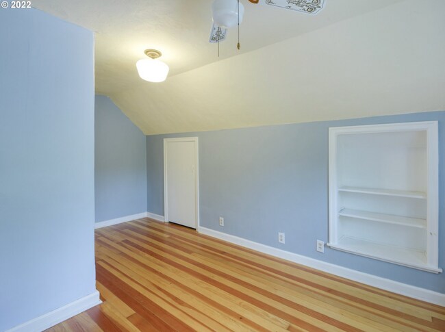 Building Photo - 7236 N Newell Ave