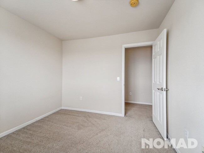 Building Photo - 3 Bedroom Condo in Denver