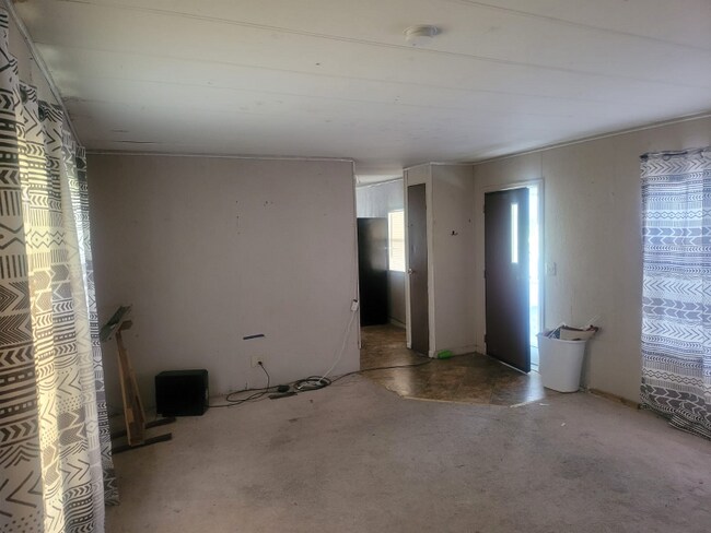 Building Photo - 205 W Row St