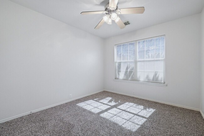 Building Photo - ***APPLICATION CURRENTLY UNDER REVIEW***Well-Maintained One-Story in Woodthorn Subdivision