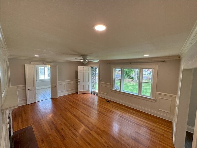 Building Photo - 212 Whitehall Rd