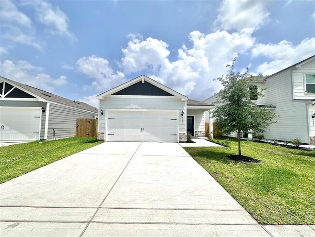 Primary Photo - 8021 Burnt Orchid Dr