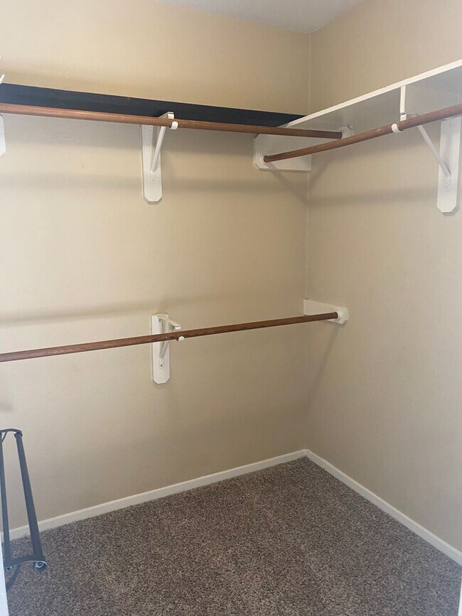 Building Photo - K206 - Treehouse #221