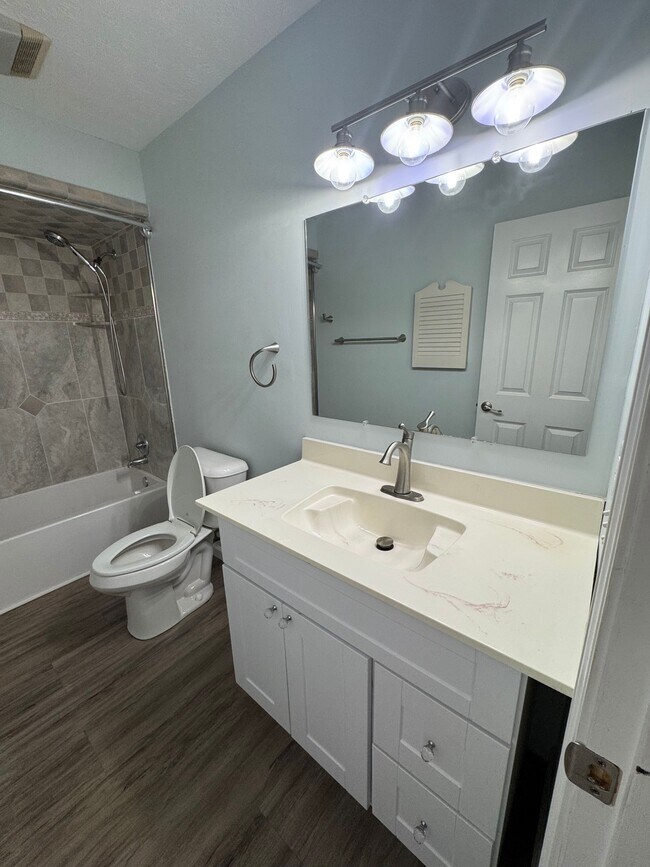 Building Photo - 583 Bucks Trail