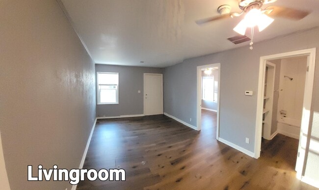 Building Photo - 1310 S Palisade St