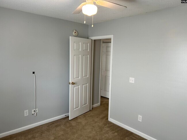Building Photo - 415 Dahoon Dr