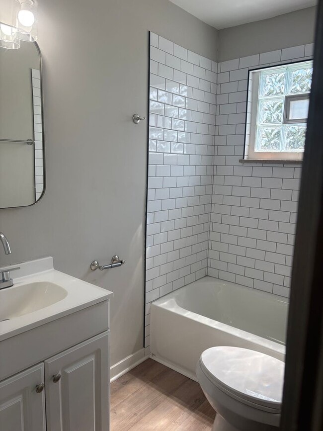 Primary Photo - 1009 Lilley Ave