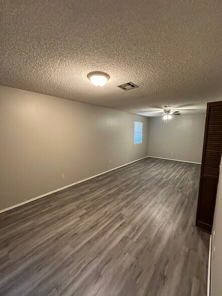 Building Photo - 301 N Morgan Dr