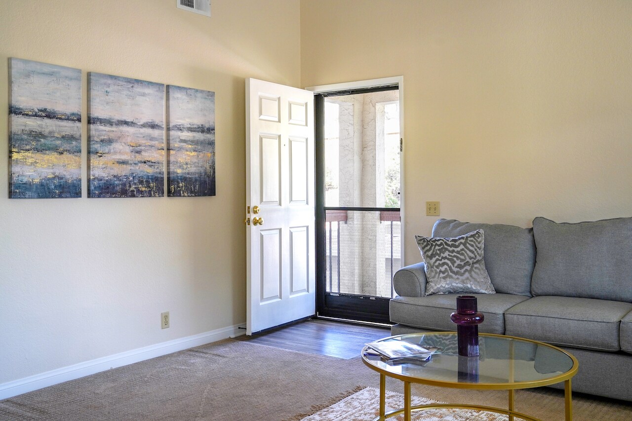 Building Photo - 4095 Rosenda Ct