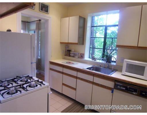 Building Photo - 97 Strathmore Rd