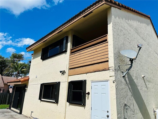 Building Photo - 15038 SW 89th Ter Rd
