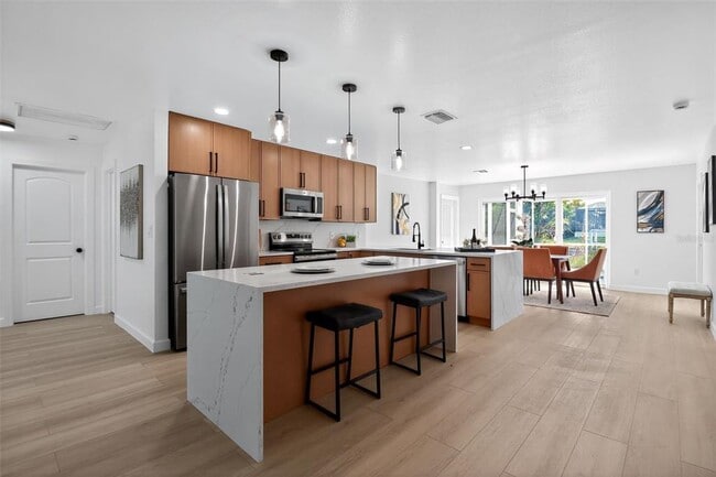 Building Photo - 4210 Palm Dr