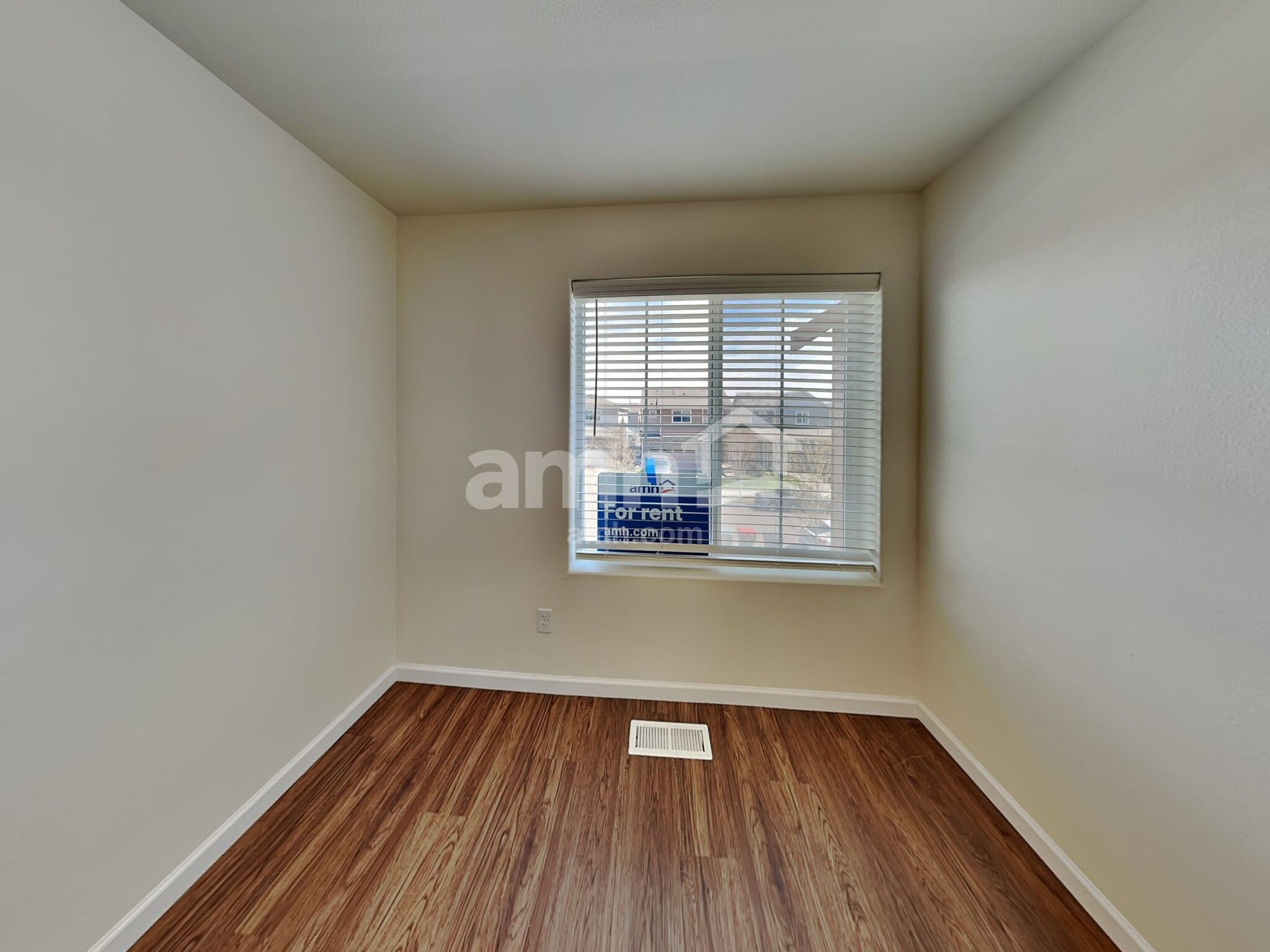 Building Photo - 2323 NW Matteo Dr