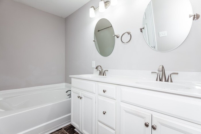 Building Photo - 7332 Icon Way