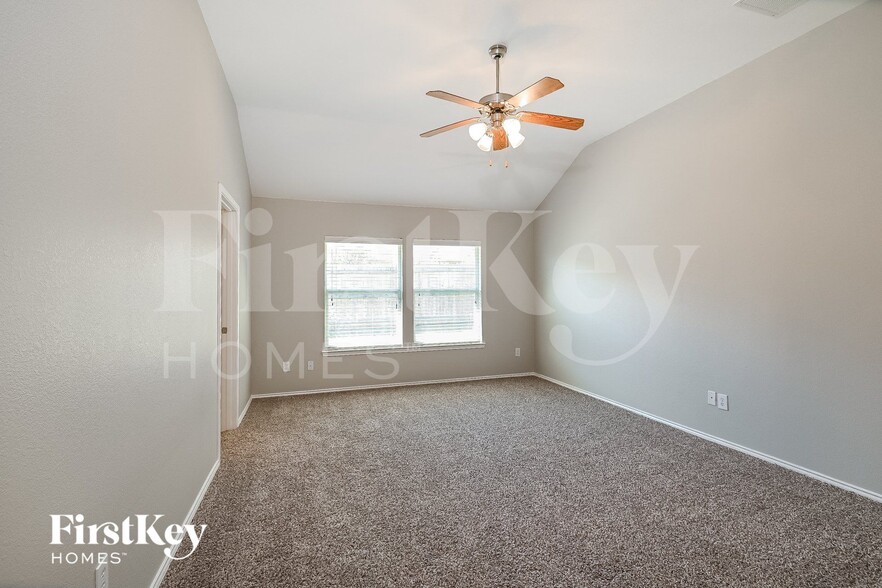 Building Photo - 215 Mulberry Dr