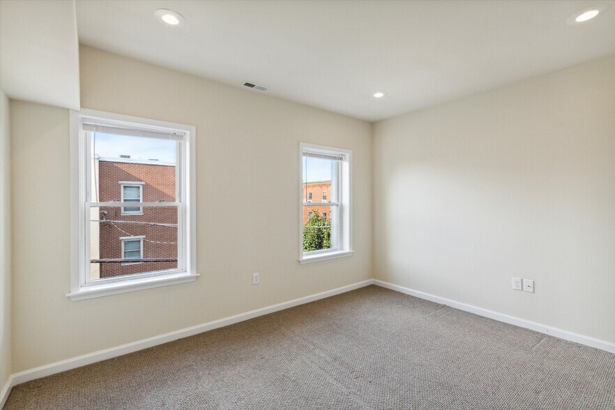 Building Photo - 1804 W Montgomery Ave