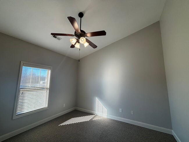 Building Photo - Coming Soon! Stunning 3 bedroom/2 Bath Home in Gray, $2200