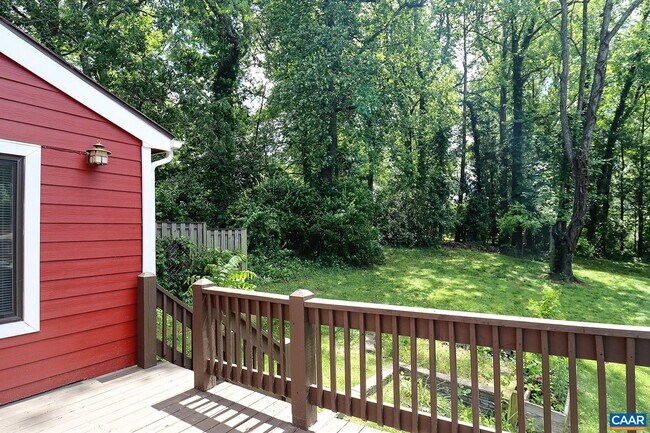 Building Photo - 573 Southampton Ct