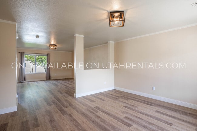 Building Photo - 215 S 1050 W