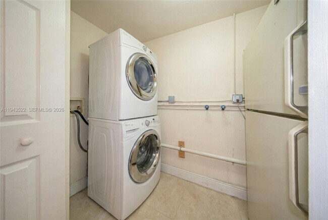 Building Photo - 3455 SW 75th Ct