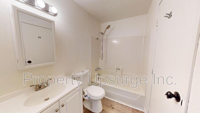 Building Photo - 1674 Bramble Pl
