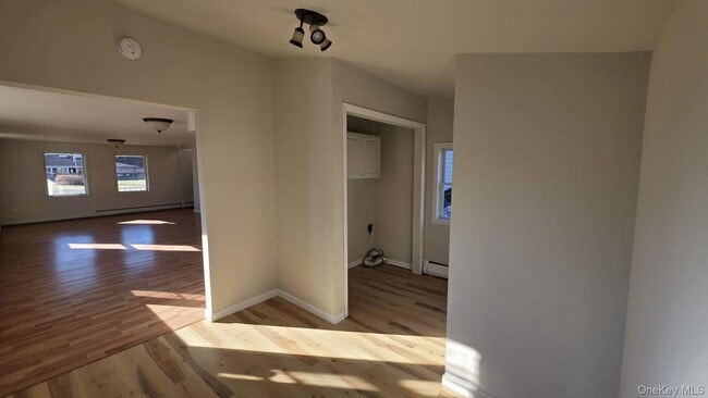 Building Photo - 882 NY-52