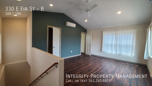 Building Photo - 330 E Fir St
