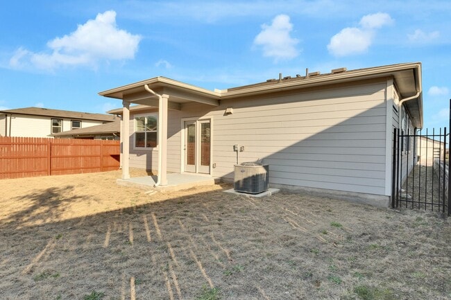 Building Photo - 13920 Lubeck Dr
