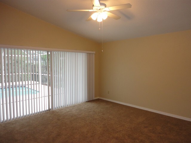Building Photo - 1722 Wakefield Dr