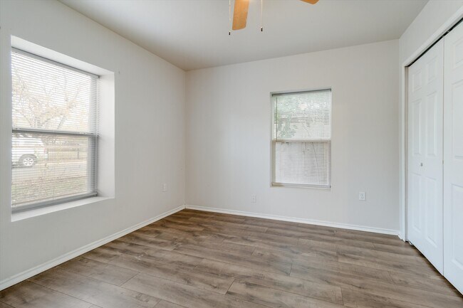 Building Photo - 1230 Chalmers Ave