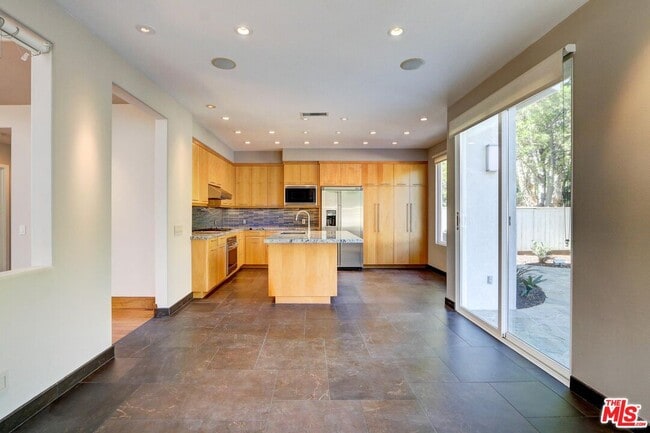 Building Photo - 3145 White Cedar Pl