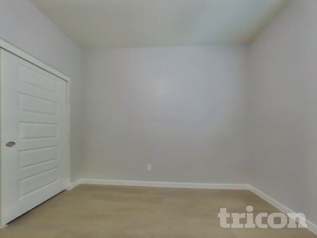 Building Photo - 605 W Cholena Trail