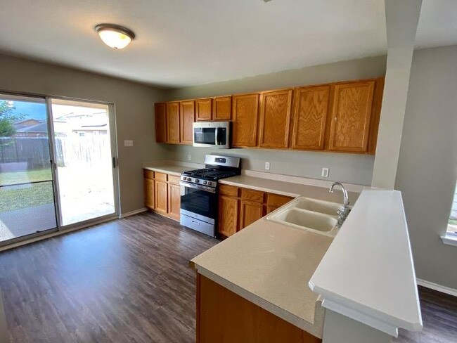 Building Photo - 17817 Majestic Elm Ln