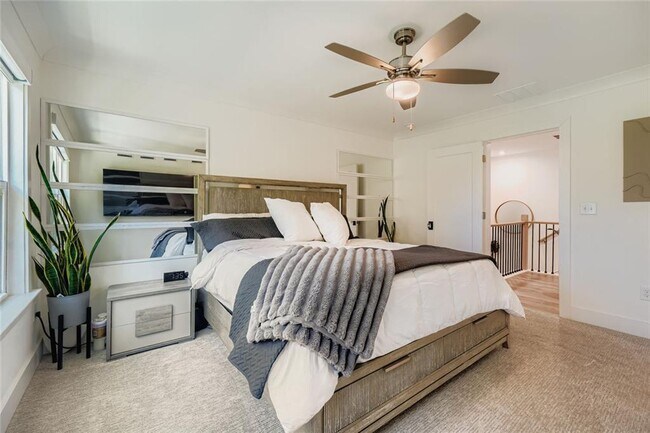 Building Photo - 3423 Catalan Aly