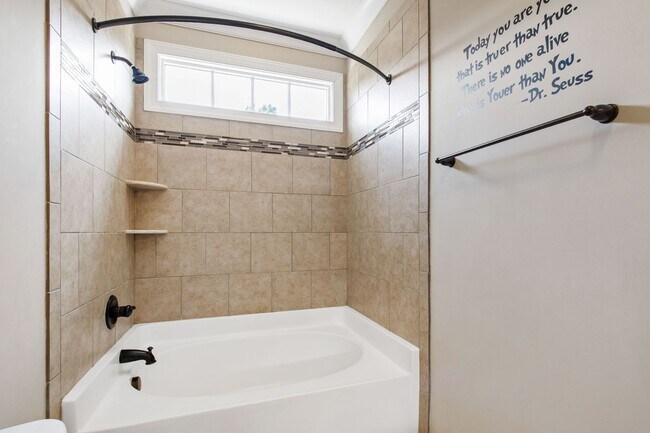 Building Photo - Elegant 5-Bedroom Residence with Luxurious...