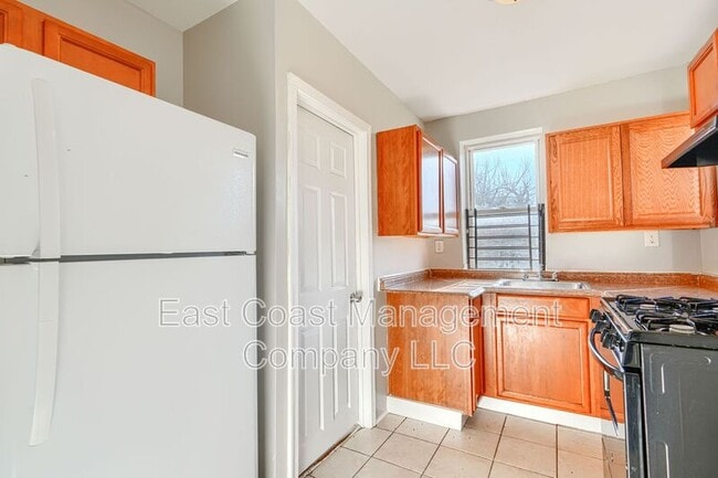 Building Photo - 2860 W Baltimore St