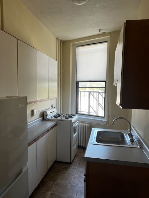 Building Photo - 223 Essex St