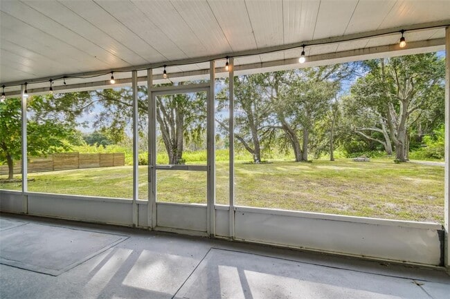 Building Photo - 15410 Manning Dr