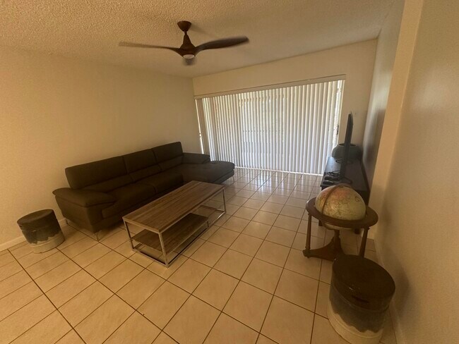 Building Photo - 9428 Oakburst Ln