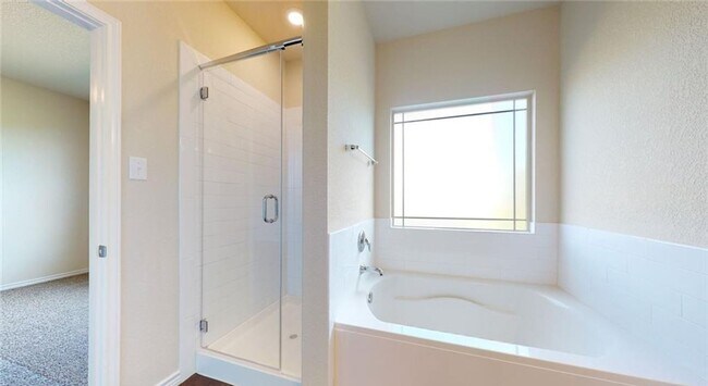 Building Photo - 3 Bedroom, 2 Bath in Midtown Subdivision C...