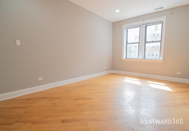 Building Photo - 2036 Arthur-2E