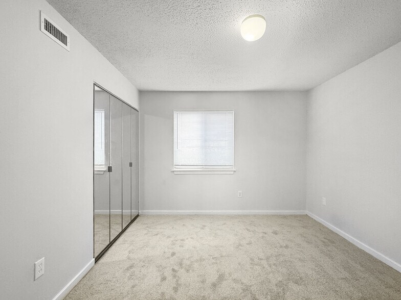 Bedroom 1 - 1203 Jamestown Rd