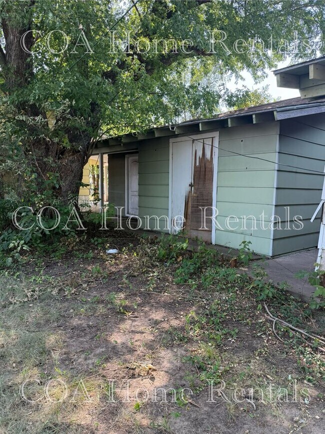 Building Photo - 1747 S Ida St