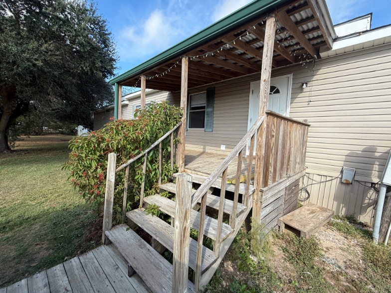 Building Photo - 164 Rustic Ln