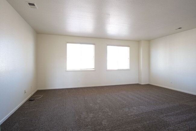 Building Photo - Gorgeous home in Ceres, Available NOW!!!